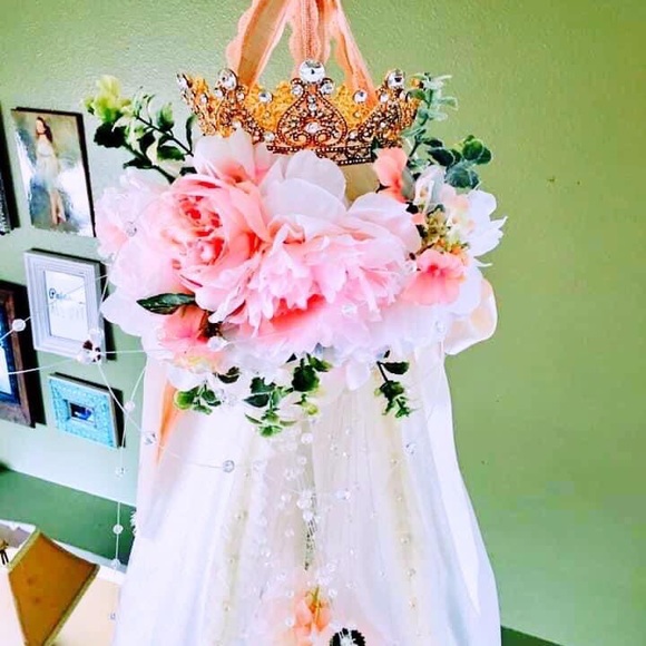 CUSTOM ORDER SLEEPING BEAUTY THEMED BABY GIRL BASSINET - Picture 4 of 5